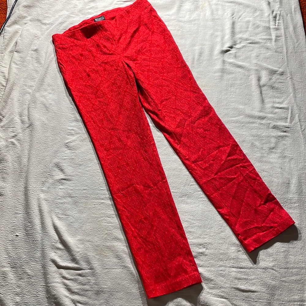 Soho Apparel Red stretchy textured dress pants size M, faux front pockets